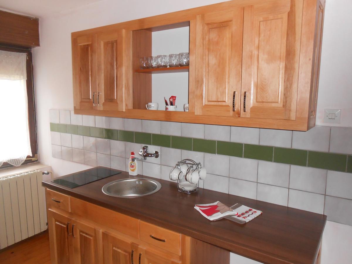 לינה וארוחת בוקר מוקרה גורה Apartman Draga מראה חיצוני תמונה